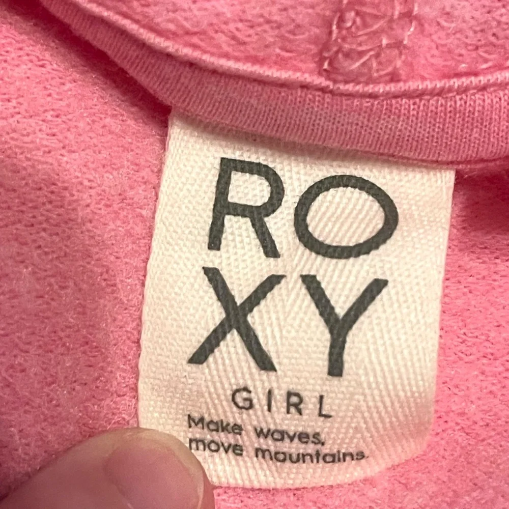 GIRLS “ROXY” PINK LONG SLEEVED HOODIE WITH PARADISE GRAPHIC ON THE FRONT, SIZE 8 - Picture 4 of 4